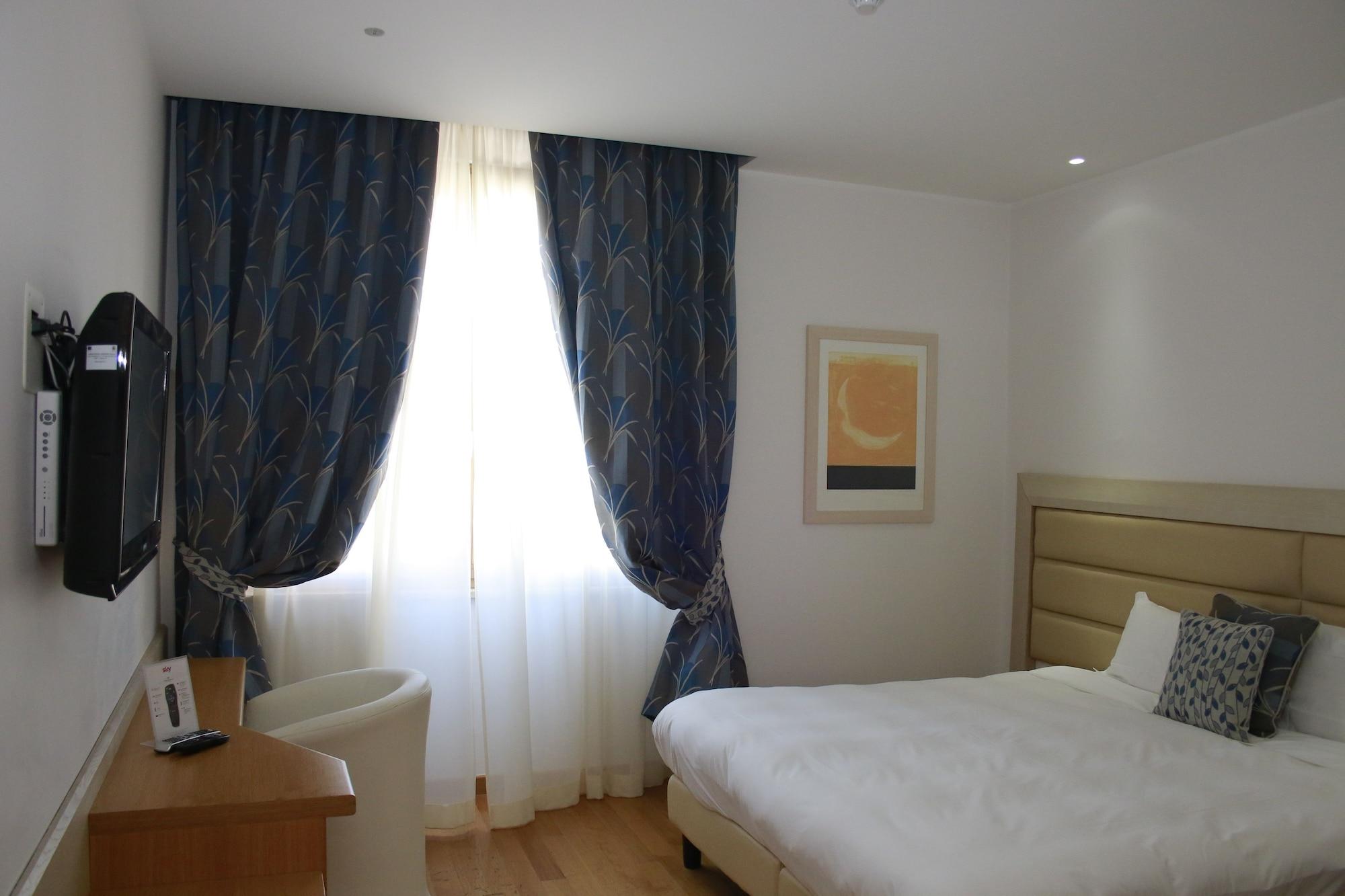 Palazzo Virgilio Hotel Brindisi Exterior photo