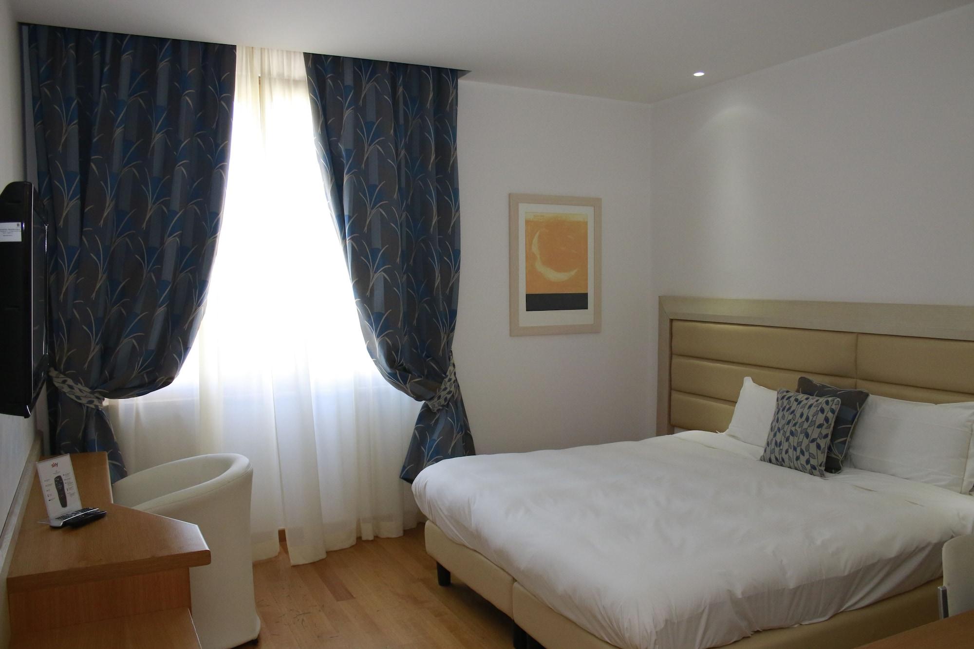 Palazzo Virgilio Hotel Brindisi Exterior photo