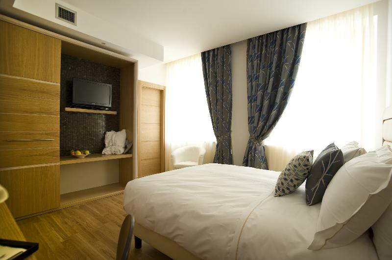 Palazzo Virgilio Hotel Brindisi Exterior photo